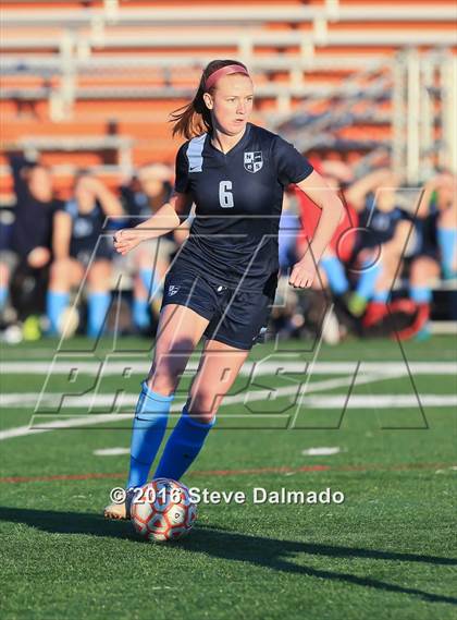 Thumbnail 2 in Mt. Carmel vs. Northshore (LHSAA D1 Regional Playoff) photogallery.
