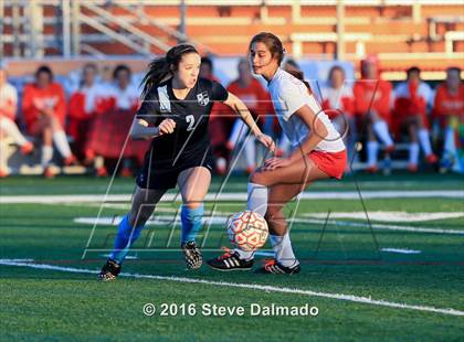 Thumbnail 2 in Mt. Carmel vs. Northshore (LHSAA D1 Regional Playoff) photogallery.