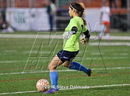 Thumbnail 2 in Mt. Carmel vs. Northshore (LHSAA D1 Regional Playoff) photogallery.