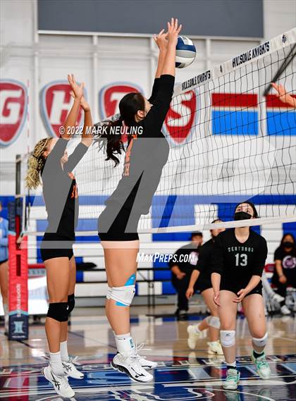 Thumbnail 2 in Design Tech vs. Westmoor (Peninsula Classic Tournament) photogallery.