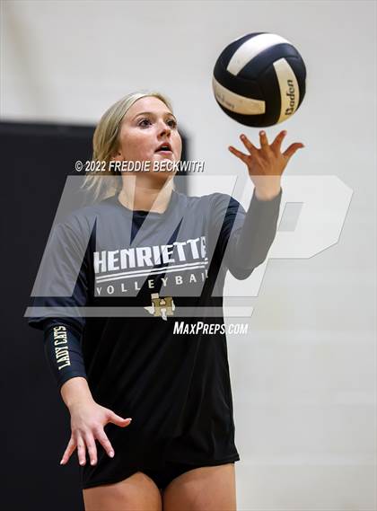 Thumbnail 1 in Henrietta vs. Lindsay (Nocona Tournament) photogallery.