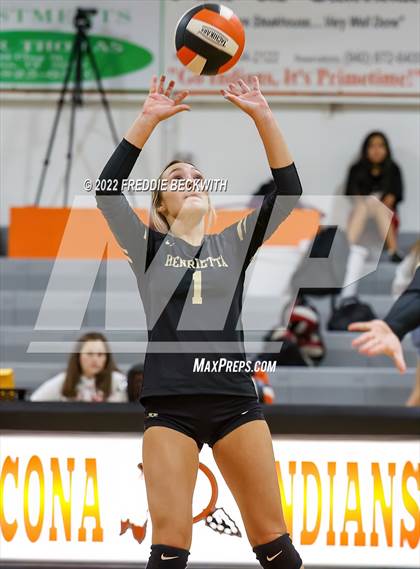 Thumbnail 3 in Henrietta vs. Lindsay (Nocona Tournament) photogallery.
