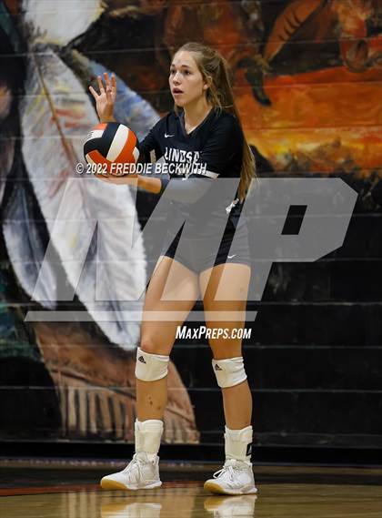 Thumbnail 3 in Henrietta vs. Lindsay (Nocona Tournament) photogallery.