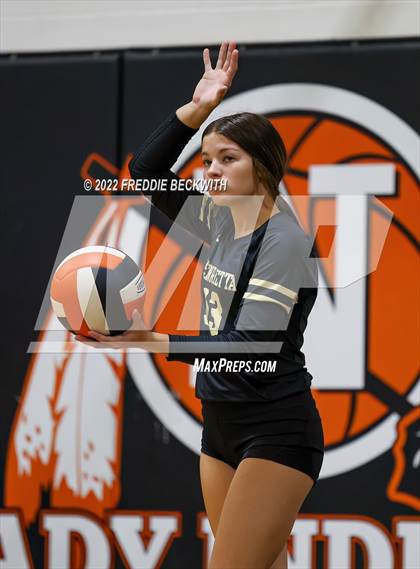 Thumbnail 2 in Henrietta vs. Lindsay (Nocona Tournament) photogallery.