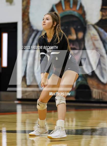 Thumbnail 3 in Henrietta vs. Lindsay (Nocona Tournament) photogallery.