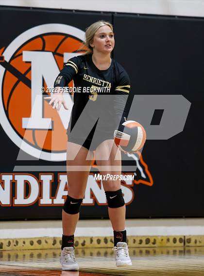 Thumbnail 2 in Henrietta vs. Lindsay (Nocona Tournament) photogallery.