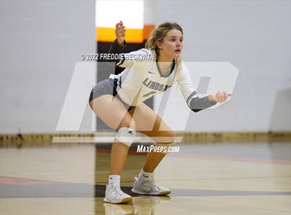 Thumbnail 3 in Henrietta vs. Lindsay (Nocona Tournament) photogallery.