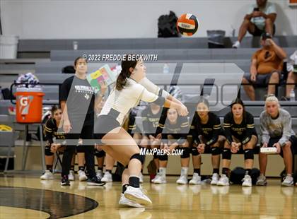 Thumbnail 2 in Henrietta vs. Lindsay (Nocona Tournament) photogallery.