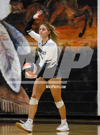 Thumbnail 1 in Henrietta vs. Lindsay (Nocona Tournament) photogallery.