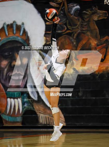Thumbnail 2 in Henrietta vs. Lindsay (Nocona Tournament) photogallery.