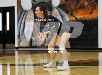 Thumbnail 3 in Henrietta vs. Lindsay (Nocona Tournament) photogallery.