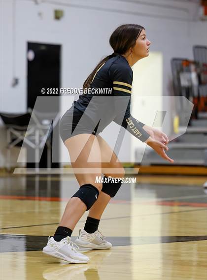 Thumbnail 1 in Henrietta vs. Lindsay (Nocona Tournament) photogallery.