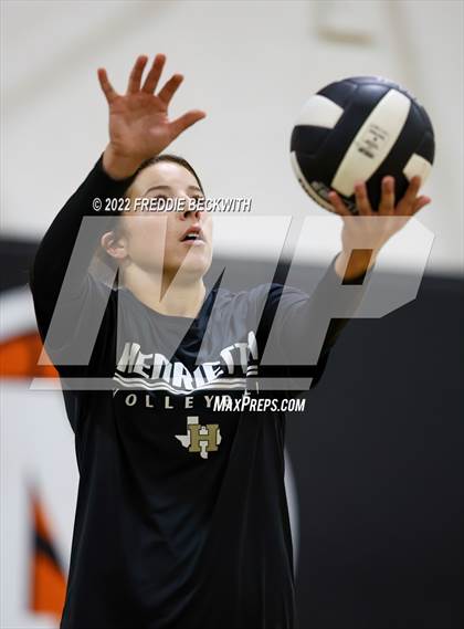 Thumbnail 3 in Henrietta vs. Lindsay (Nocona Tournament) photogallery.