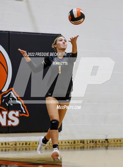 Thumbnail 1 in Henrietta vs. Lindsay (Nocona Tournament) photogallery.
