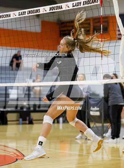Thumbnail 2 in Henrietta vs. Lindsay (Nocona Tournament) photogallery.
