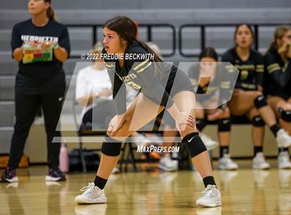 Thumbnail 2 in Henrietta vs. Lindsay (Nocona Tournament) photogallery.