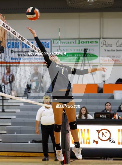 Thumbnail 2 in Henrietta vs. Lindsay (Nocona Tournament) photogallery.