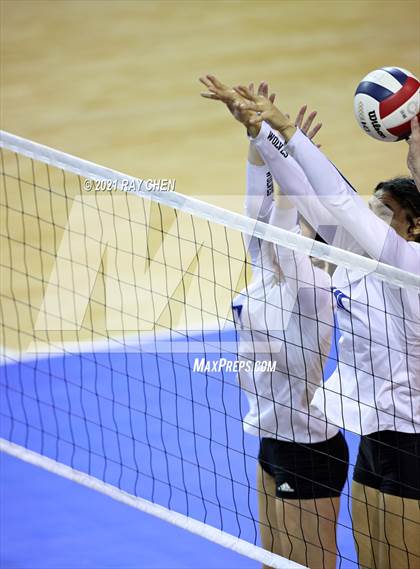 Thumbnail 2 in Cherry Creek vs. Grandview (CHSAA 5A State Championship) photogallery.