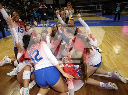 Thumbnail 1 in Cherry Creek vs. Grandview (CHSAA 5A State Championship) photogallery.