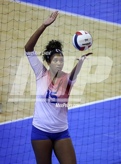 Thumbnail 2 in Cherry Creek vs. Grandview (CHSAA 5A State Championship) photogallery.