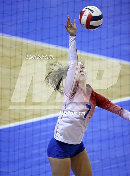 Thumbnail 1 in Cherry Creek vs. Grandview (CHSAA 5A State Championship) photogallery.
