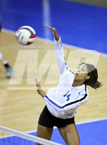Thumbnail 1 in Cherry Creek vs. Grandview (CHSAA 5A State Championship) photogallery.