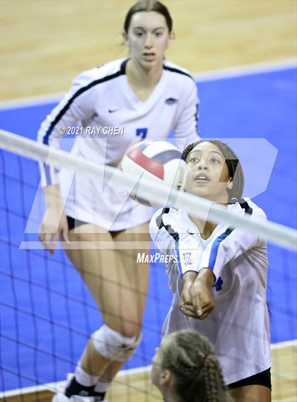 Thumbnail 3 in Cherry Creek vs. Grandview (CHSAA 5A State Championship) photogallery.
