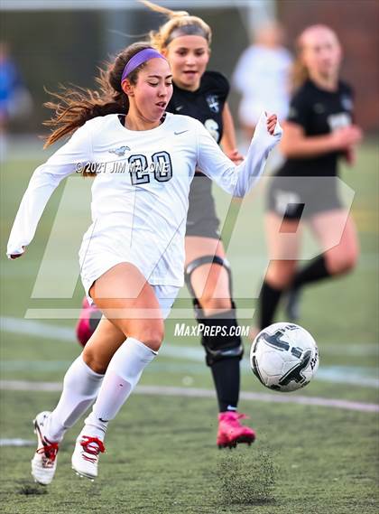 Thumbnail 1 in Archbishop Mitty vs. Monte Vista photogallery.