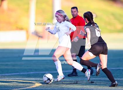 Thumbnail 3 in Archbishop Mitty vs. Monte Vista photogallery.