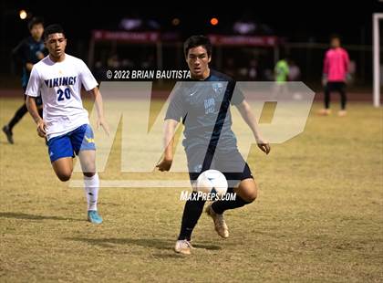 Thumbnail 2 in King Kekaulike vs Hilo (HHSAA D1 Final) photogallery.
