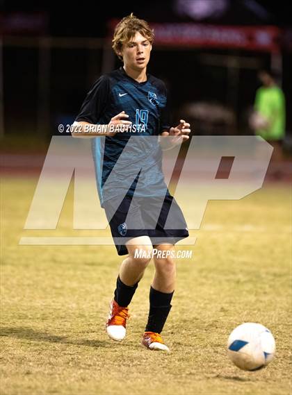 Thumbnail 3 in King Kekaulike vs Hilo (HHSAA D1 Final) photogallery.
