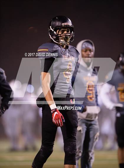 Thumbnail 2 in Tulare Union vs Serra (CIF Regional 2-AA Final) photogallery.