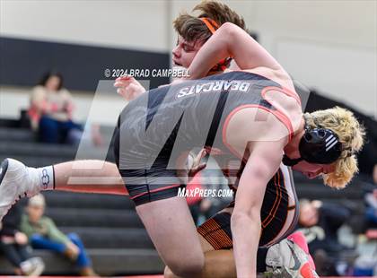Thumbnail 1 in Weaver vs. Alexandria photogallery.
