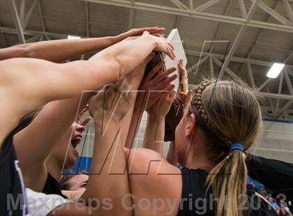 Thumbnail 3 in Riverton vs. Layton (UHSAA 5A Final) photogallery.