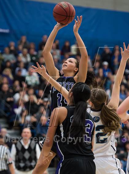 Thumbnail 2 in Riverton vs. Layton (UHSAA 5A Final) photogallery.