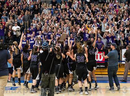 Thumbnail 3 in Riverton vs. Layton (UHSAA 5A Final) photogallery.
