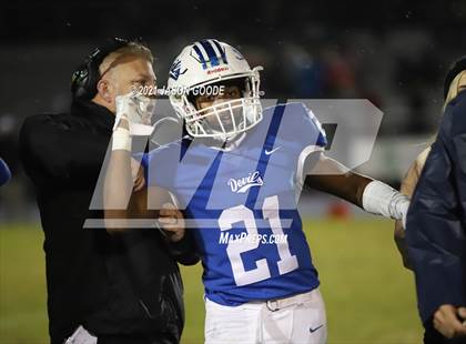 Thumbnail 1 in Riverdale @ Lebanon (TSSAA 6A 2nd Round Playoff) photogallery.
