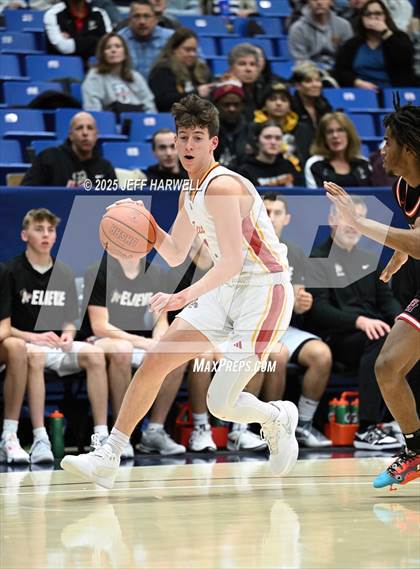 Thumbnail 2 in Shaker Heights vs. Brecksville-Broadview Heights (OHSAA Division 2 Regional Semifinal) photogallery.
