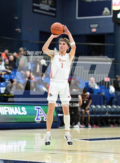 Thumbnail 3 in Shaker Heights vs. Brecksville-Broadview Heights (OHSAA Division 2 Regional Semifinal) photogallery.