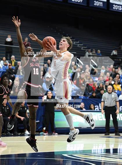 Thumbnail 2 in Shaker Heights vs. Brecksville-Broadview Heights (OHSAA Division 2 Regional Semifinal) photogallery.