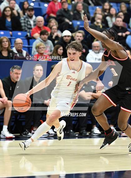 Thumbnail 3 in Shaker Heights vs. Brecksville-Broadview Heights (OHSAA Division 2 Regional Semifinal) photogallery.