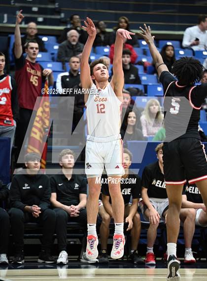 Thumbnail 2 in Shaker Heights vs. Brecksville-Broadview Heights (OHSAA Division 2 Regional Semifinal) photogallery.