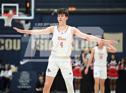Thumbnail 2 in Shaker Heights vs. Brecksville-Broadview Heights (OHSAA Division 2 Regional Semifinal) photogallery.