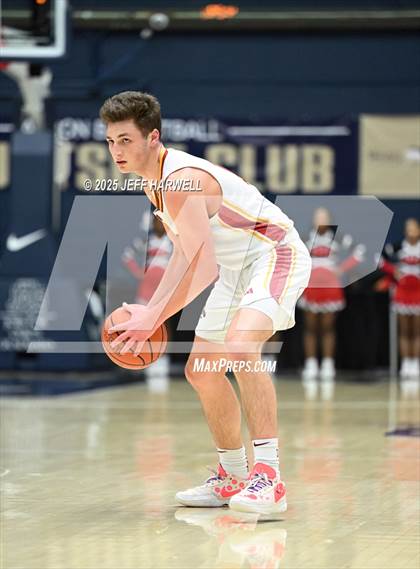 Thumbnail 3 in Shaker Heights vs. Brecksville-Broadview Heights (OHSAA Division 2 Regional Semifinal) photogallery.