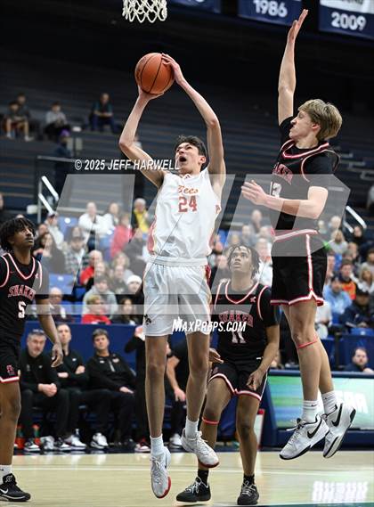 Thumbnail 1 in Shaker Heights vs. Brecksville-Broadview Heights (OHSAA Division 2 Regional Semifinal) photogallery.
