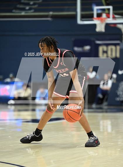 Thumbnail 3 in Shaker Heights vs. Brecksville-Broadview Heights (OHSAA Division 2 Regional Semifinal) photogallery.