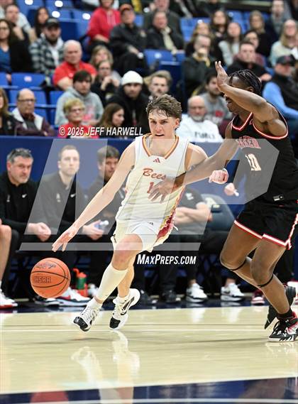 Thumbnail 2 in Shaker Heights vs. Brecksville-Broadview Heights (OHSAA Division 2 Regional Semifinal) photogallery.