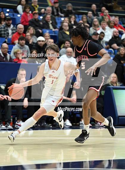 Thumbnail 2 in Shaker Heights vs. Brecksville-Broadview Heights (OHSAA Division 2 Regional Semifinal) photogallery.