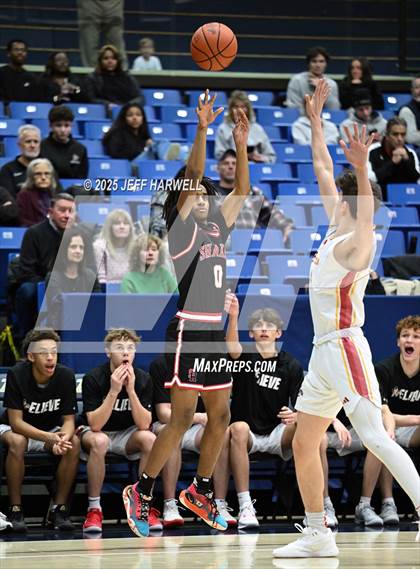 Thumbnail 3 in Shaker Heights vs. Brecksville-Broadview Heights (OHSAA Division 2 Regional Semifinal) photogallery.