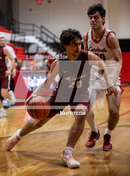 Thumbnail 2 in Mission @ Harlingen (UIL Basketball 6A Bi-District) photogallery.